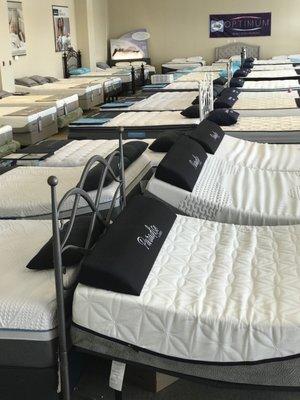 LARGE SELECTION OF QUALITY BEDDING FROM SEALY, TEMPURPEDIC and JAMISON