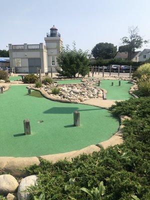 Mini golf course