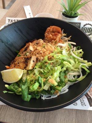 Vermicelli noodle salad with tofu & shrimp