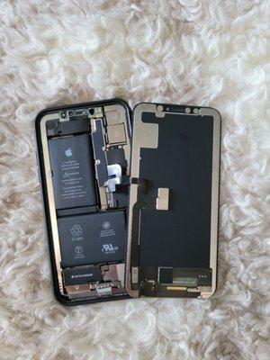 Repaired iPhone X fell apart 2 months after repair