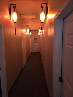 Hallway to massage roims