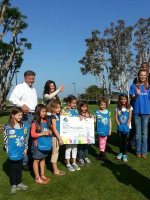 CADENCE CEO, Wendy, stands with MAW CEO Chris Sichel for the KUSI San Diego news segment before the 4th Annual Walk for Wishes.