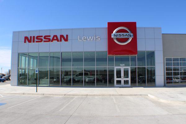 Lewis Nissan of Garden City Exterior