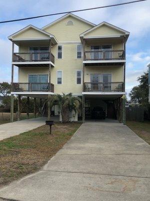 GCB, SC Ocean10 house front with pool by sea