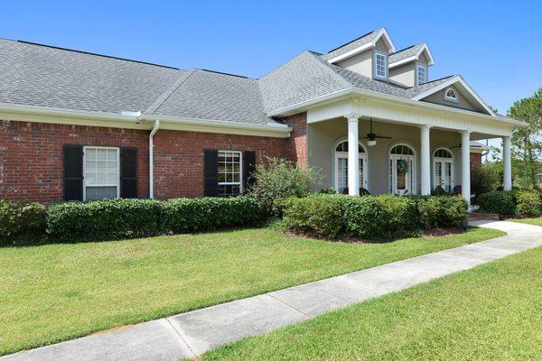 Executive home for sale on 11 acres in Hancock County.