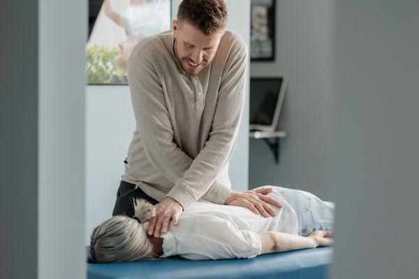 back pain and neck pain treatment at Cadence Chiropractic