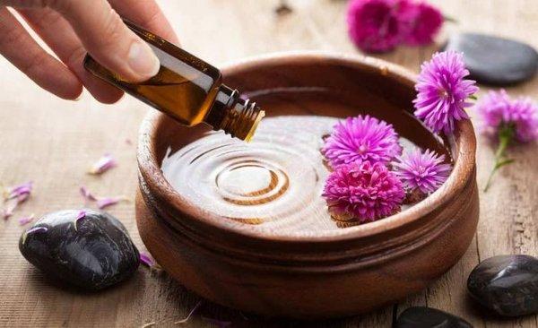 Exclusive Aromatherapy could lift up your body and spirit. (we  use different organic essential oils blending for different option uses)