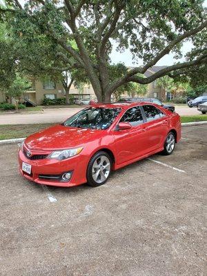 Take a look at this 2014 Toyota Camry SE!   Ready to roll on your next adventure today!  Check us out