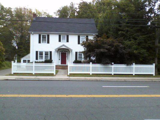 Conveniently and privately located just two and a half blocks north of West Hartford Center.