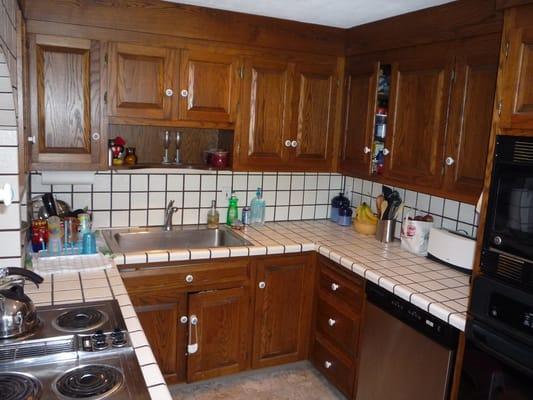 BEFORE: Kitchen needs updating.