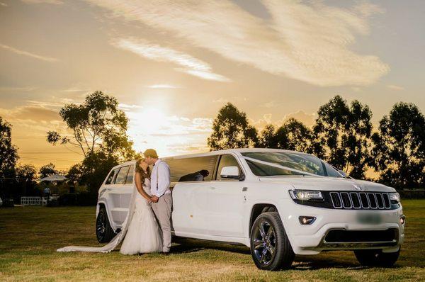 LGV LIMOUSINES. LIMO RENTAL. WEDDING LIMO. PROM LIMO. CHAUFFEUR SERVICE.