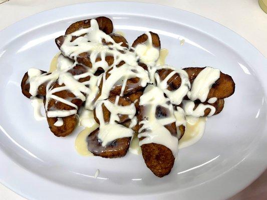 Dessert: Fried plantain with sour cream and lechera