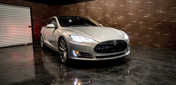 Tesla Model S P85P PLUS Performance INSANE SPEED Upgrade and ALL other Possible Options Silver / Gray Fast & Gorgeous! From $249 a Day