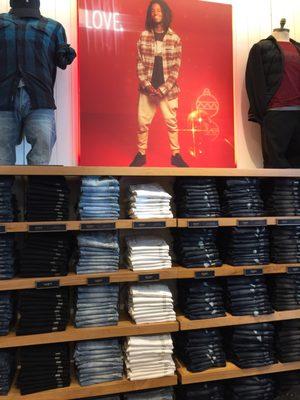 Fab jean wall