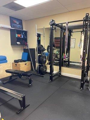 Mobilize Sports Therapy Gym where you can come in early or stay after treatment and workout or stretch