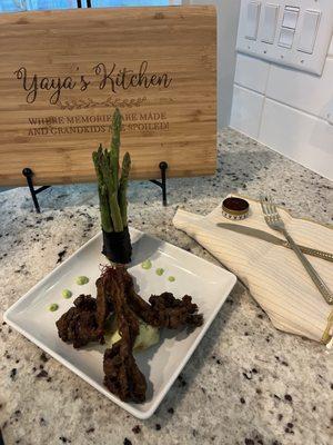 Pork loin styled oyster mushroom, butter/garlic wasabi mashed potatoes, steamed asparagus, horseradish chili sauce