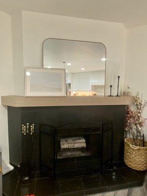 Fireplace mantle