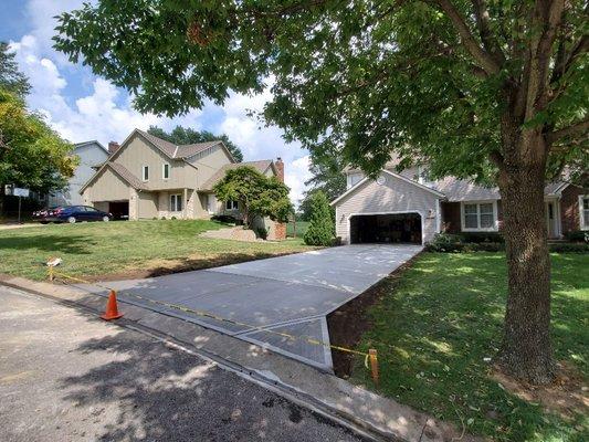 Another angle of a finished driveway