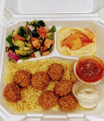 Veggie plate with Falafel