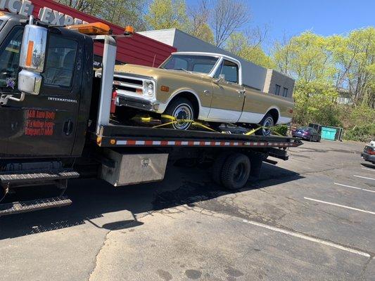 J and H Autobody Towing