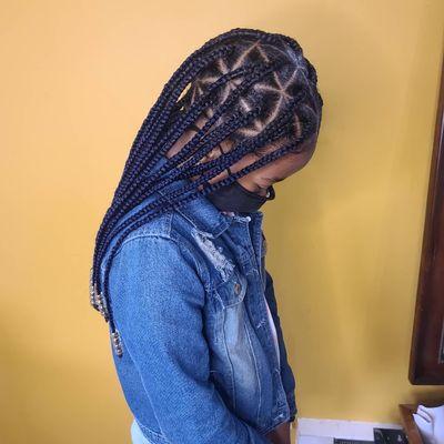 Triangle part knotless braids 443 431-0031