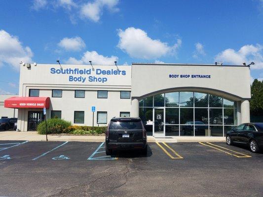 Southfield Chrysler Dealers Body Shop