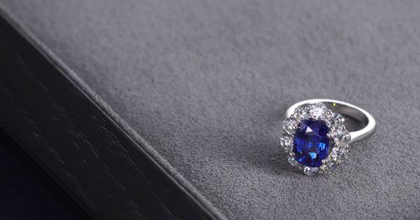 Buyers of Diamonds, Fine Jewelry and Precious Gemstones from Sapphire, to Ruby and Emerald.