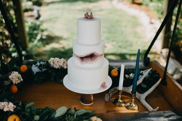 Arlington, WA. Photo by Clementine's Photography. Cake by Natalie DeHaven Cakes.