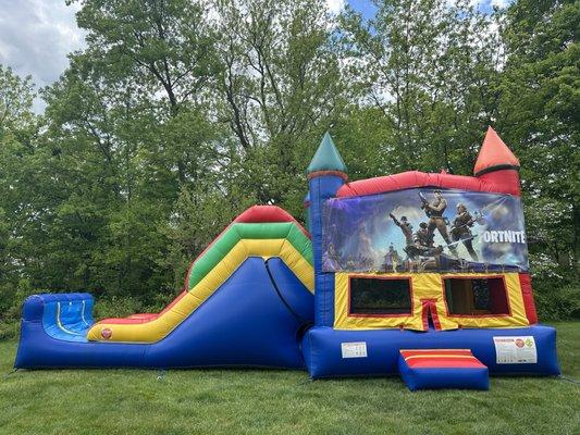 Bounce house and slide combo