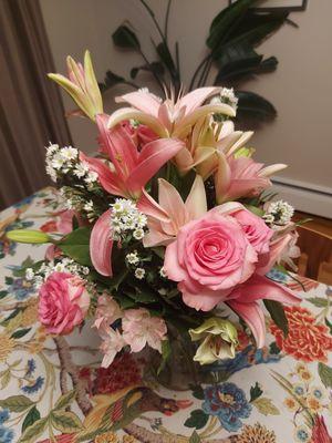 Woodlawn Gardens is 100% reliable. Beautiful bouquet. Very pleased wife. (former "partner" )