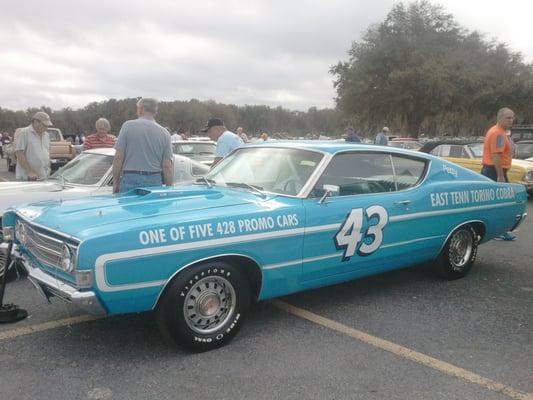 Shopping at the #Zephyrhills Winter #AutoFest 2014 powered by #CarlisleEvents