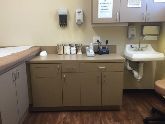 Clean and organized doctors office