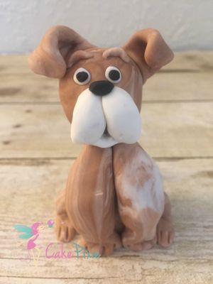 Boxer dog cake topper by Etsy store Cake Pixie Boutique. Edible figure.