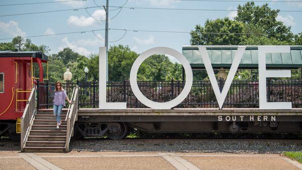 Virginia is for LOVERSVirginia is for LOVERS...this cool spot is just a few feet from the pavilion