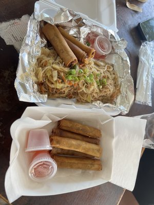 Pancit & lumpia