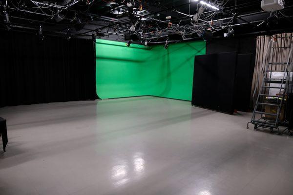 Studio, Green Screen