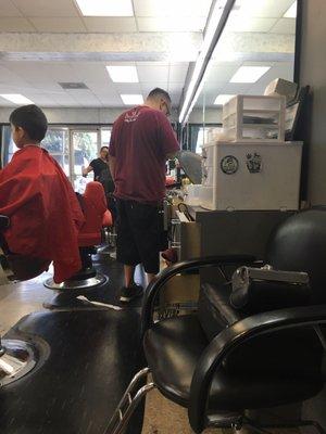 I been here for almost 45 min and the guy on the red shirt has been texting for all this time I been here to long to wait never again