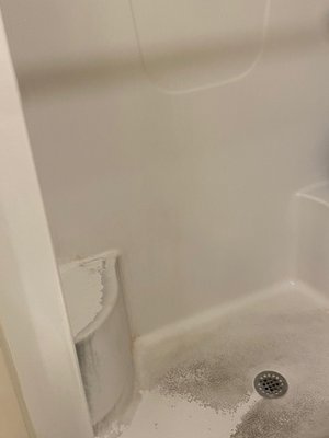 Soap Scum Tub Cleaning