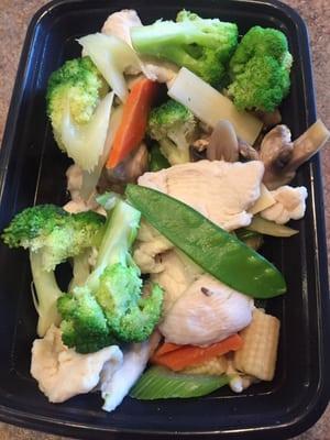 Steamed chicken and vegetables (sauce is served on the side so not pictured)