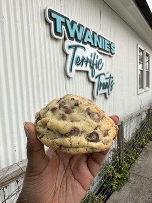 Chocolate Chip Cookie