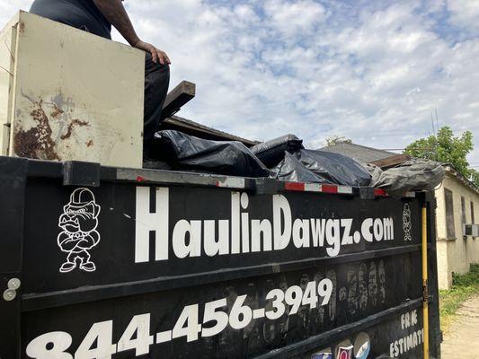 Haulindawgz junk removal 8444563949