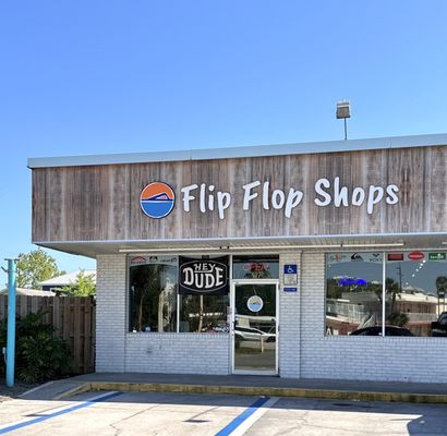 Omg flip-flops! It's the glass slippers of the south y'all! #FlipFlopShops #St.Augustine  *:｡ﾟ \ (･‿･) /ﾟ*:｡ﾟ