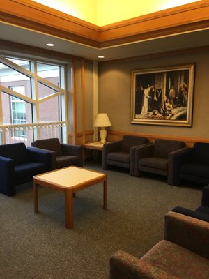 Lots of nice study and rest areas. Two floors equipped with tables and comfortable chairs.