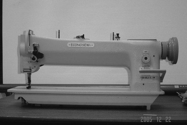 SSH-8BLD-25 Single needle lockstitch machine, large horizontal axis hook, centralized arm lubrication w/ reverse stitch  25" arm