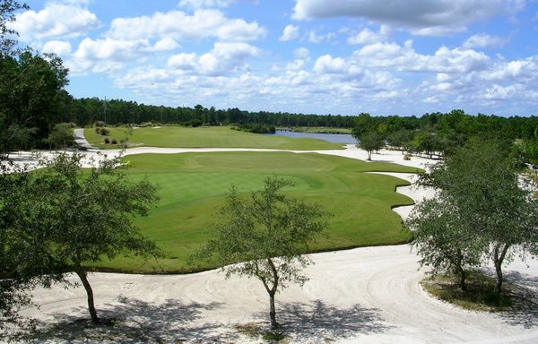 Par 4 5th hole at Leopard's Chase