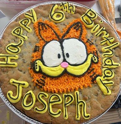 Garfield Cookie Cake