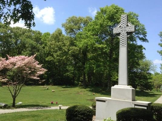 St. Margaret's Cemetery, 1000 Washington Ave., Plainview, NY 11803. Non denominational.