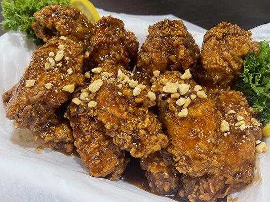 Korean fried chicken with Magic sauce.
Must try it now!