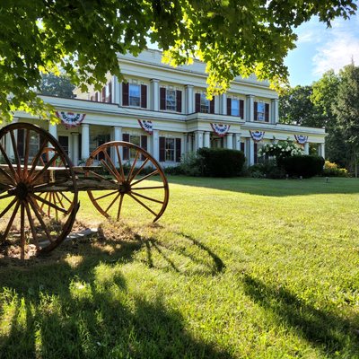 The romantic Arlington Inn, built in 1848.