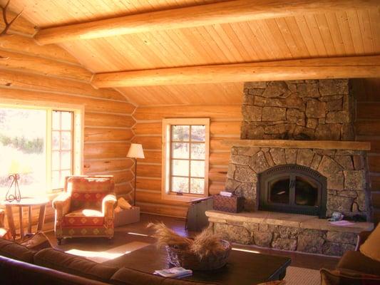 Lodge room of local log home by Gonebeaver Co..